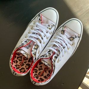 Converse leopard shoes